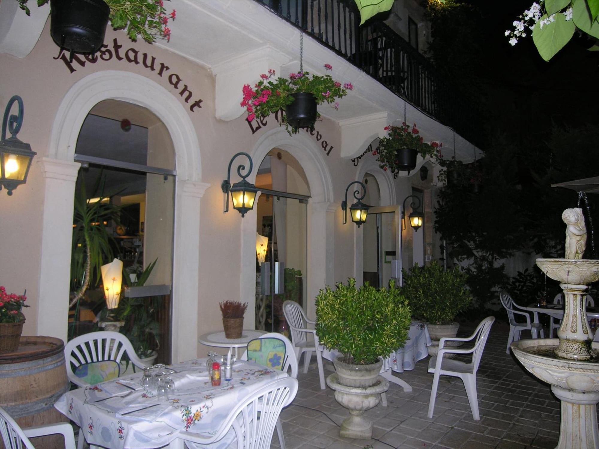 Appart'Hôtel Les Tilleuls Saint-Macaire Exterior foto